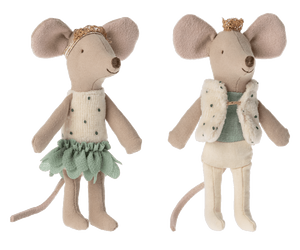 
                
                    Load image into Gallery viewer, Royal Twins Mice Little Sister and Brother Mouse in Matchbox
                
            