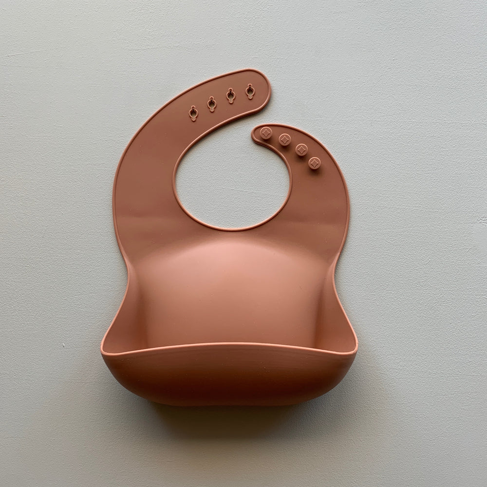 Solid Silicone Bib in Cinnamon by Rommer