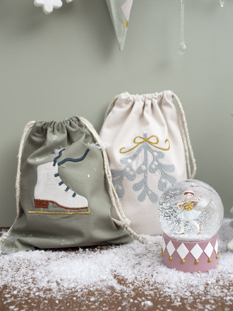 Mistletoe Embroidery Gift Bag