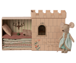 
                
                    Load image into Gallery viewer, Maileg Princess and The Pea, Big Sister Mouse
                
            