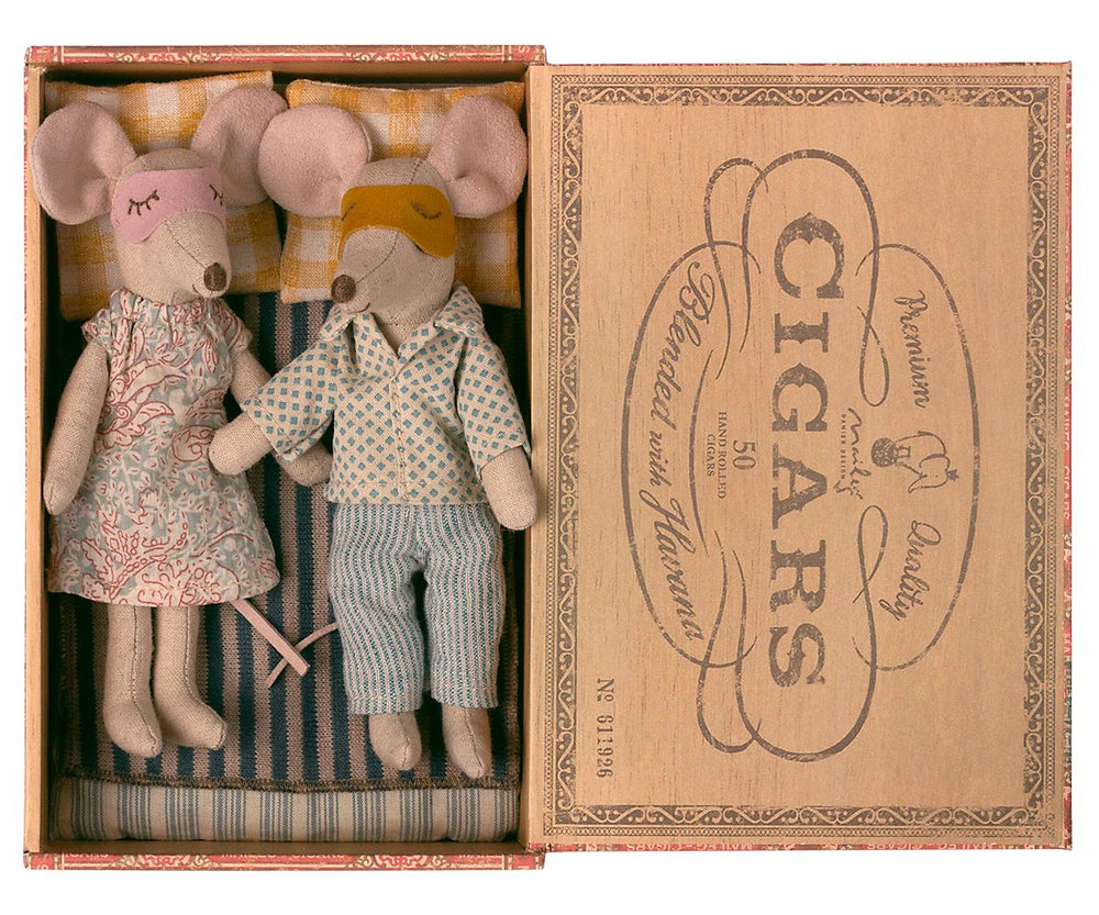 Maileg Mum & Dad Mice in Cigar Box