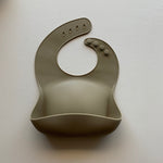 Solid Silicone Bib in Olive by Rommer