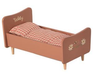 Rose Wooden Bed, Teddy Mum
