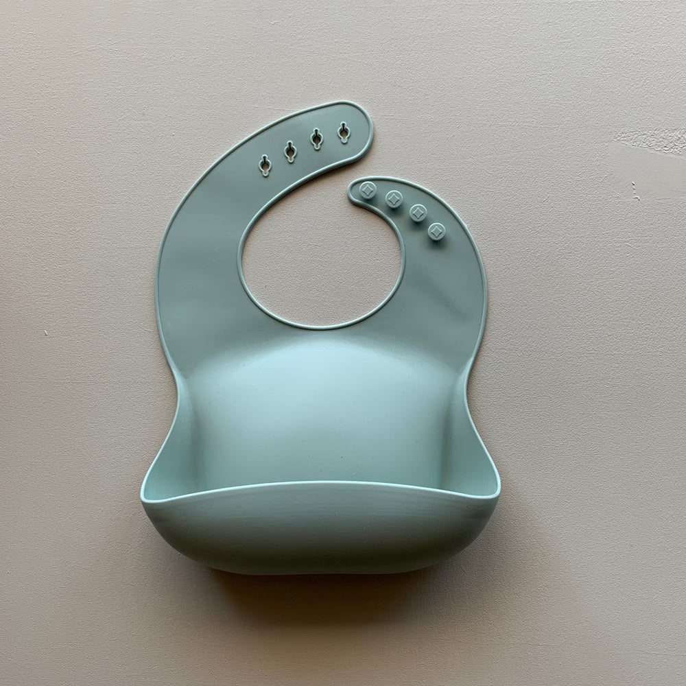 Solid Silicone Bib in Sea Mist by Rommer