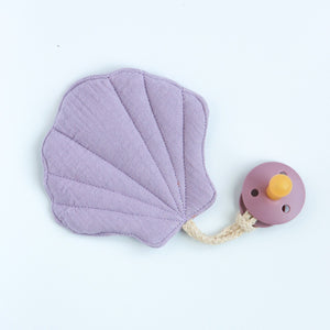 
                
                    Load image into Gallery viewer, Oh Dubidu Shell Pacifier Holder | Lavender
                
            